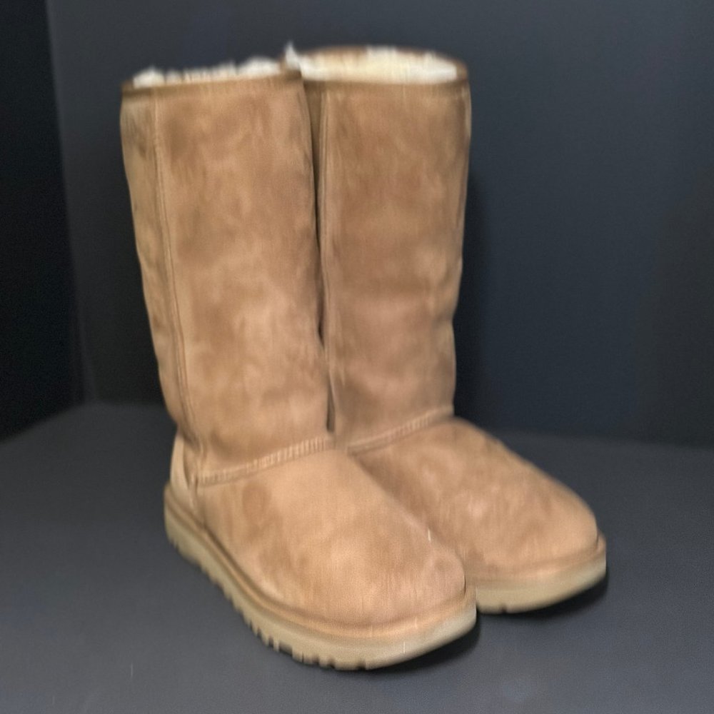 UGG Classic Tall Chestnut Sz 6
